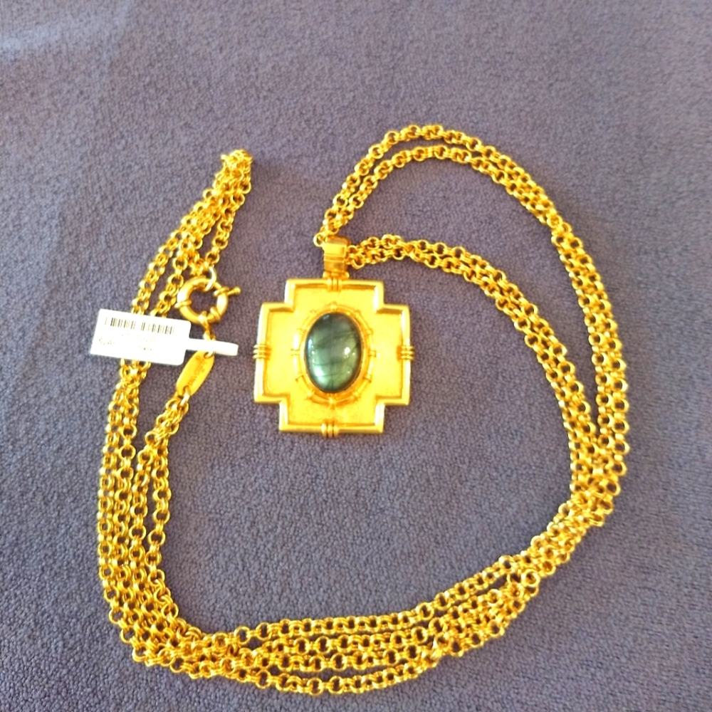 Julie Voss 18 inch chain with labradorite pendant